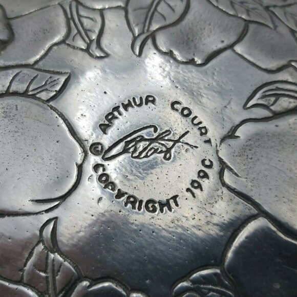 Arthur Court 1990 Aluminum Serveware Plate Apples Branches Leaves 8 inch Signed - Picture 4 of 5